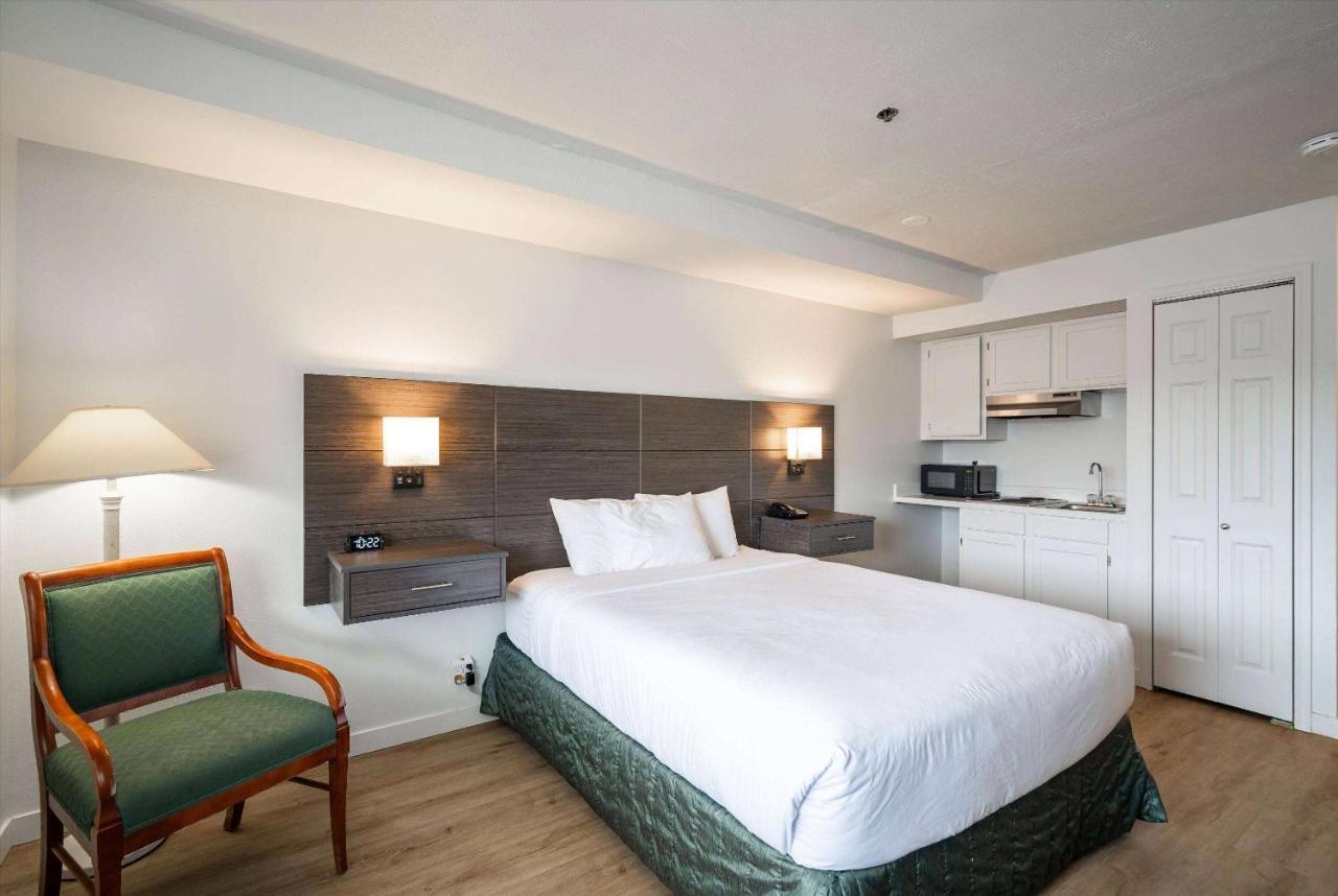 Baymont Inn & Suites By Wyndham Bellingham Esterno foto