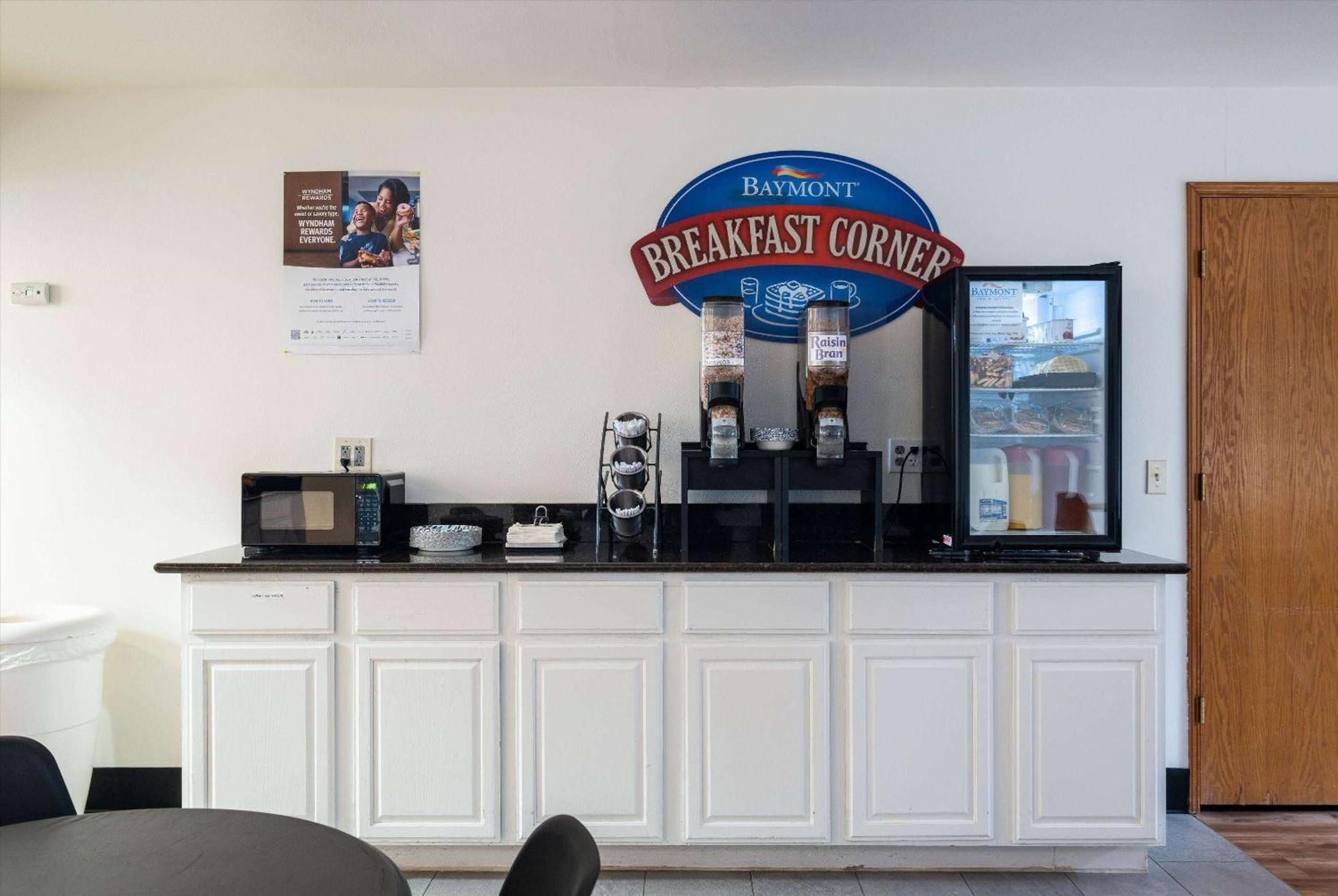 Baymont Inn & Suites By Wyndham Bellingham Esterno foto