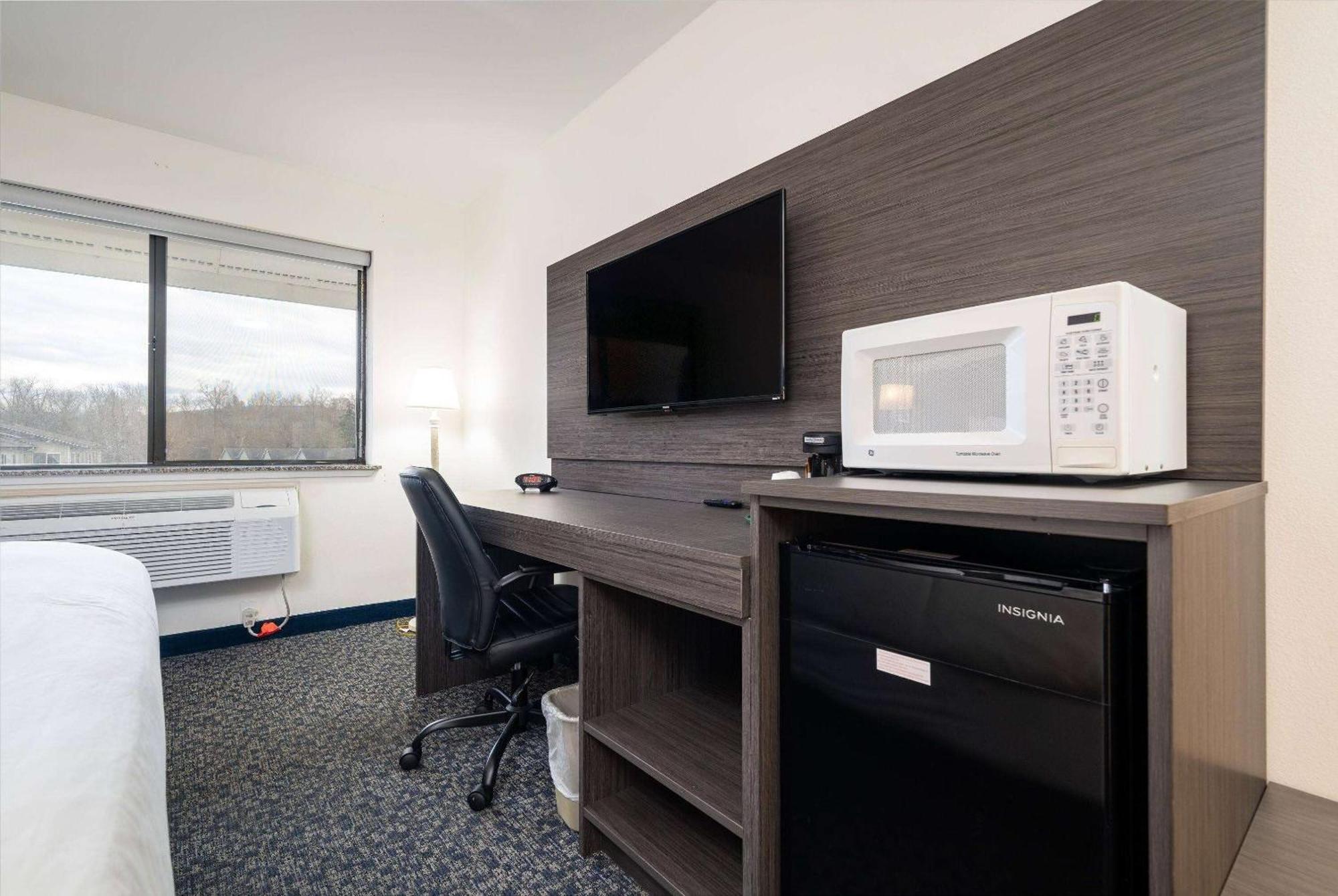 Baymont Inn & Suites By Wyndham Bellingham Esterno foto