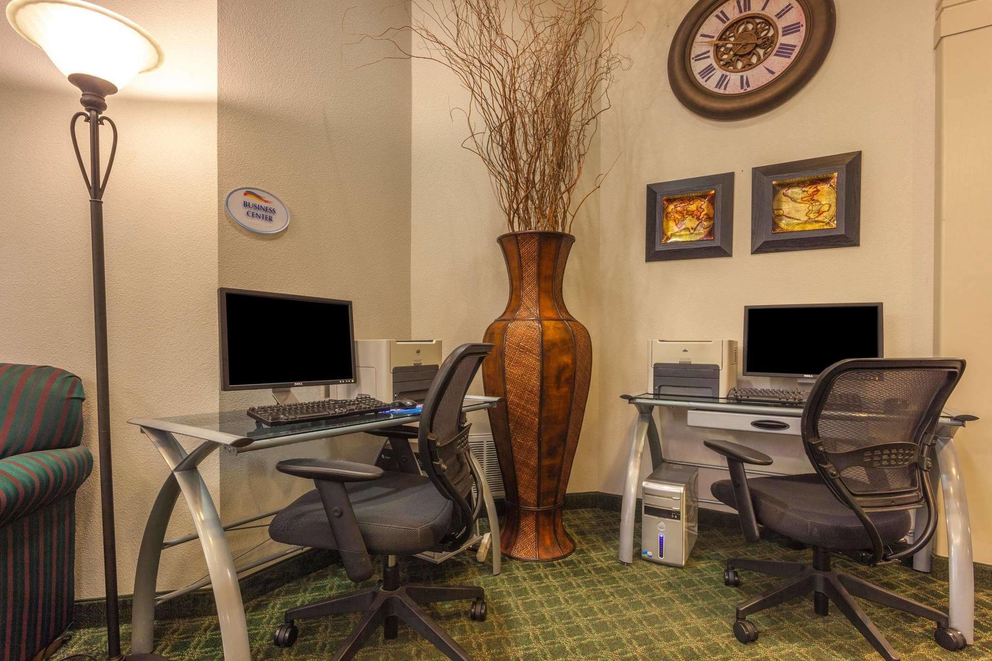 Baymont Inn & Suites By Wyndham Bellingham Esterno foto